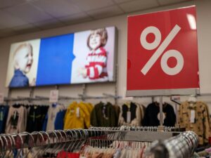 What to Look for in Baby Clothes Online Before You Click “Buy”